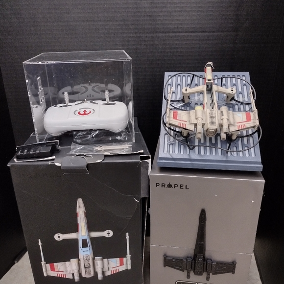 Propel Star Wars T-65 X Wing Drone w/ Collectors Box. Pre-Owned Retail $150